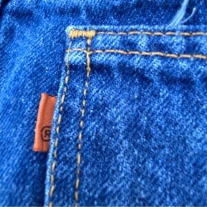 🍑 Levi’s 550 Relaxed  tapered Leg Orange tab denim 🍑
These Jeans are so good!